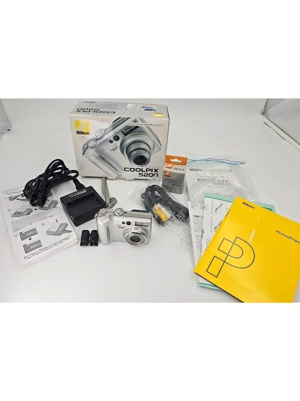 Nikon Coolpix 5200 Digital Camera 2 Batteries Charger Cords Original Box Works